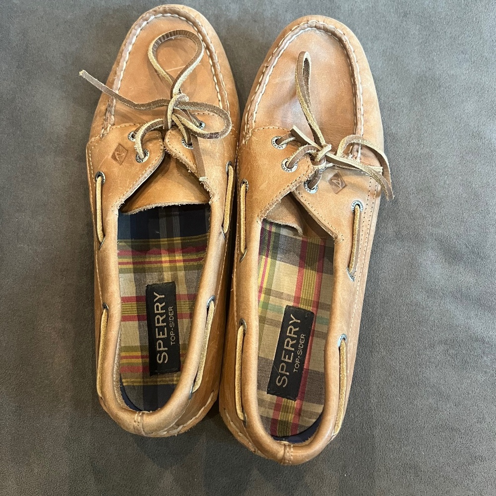 EUC Size 8.5W Sperry Authentic Original Boat Shoe